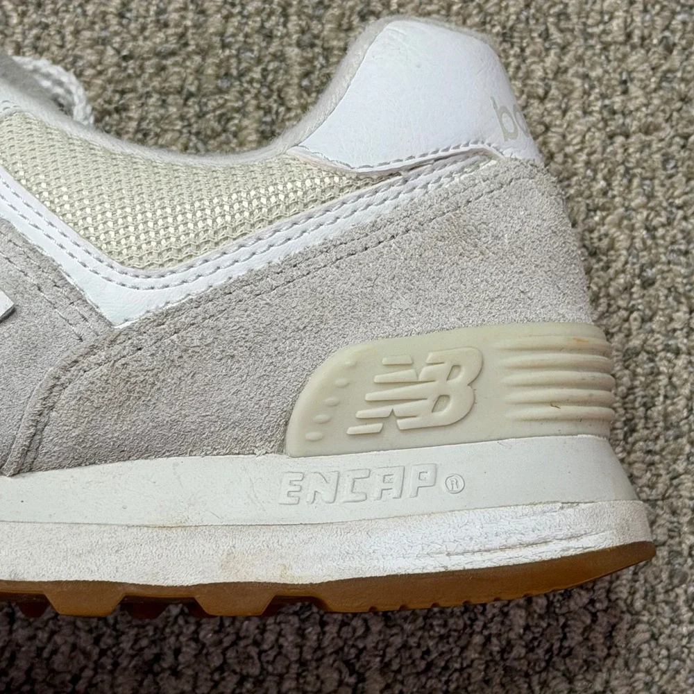 New Balance 574 WL574PC2 Light Grey White Suede Gum Sole Sneakers Women Size 8.5